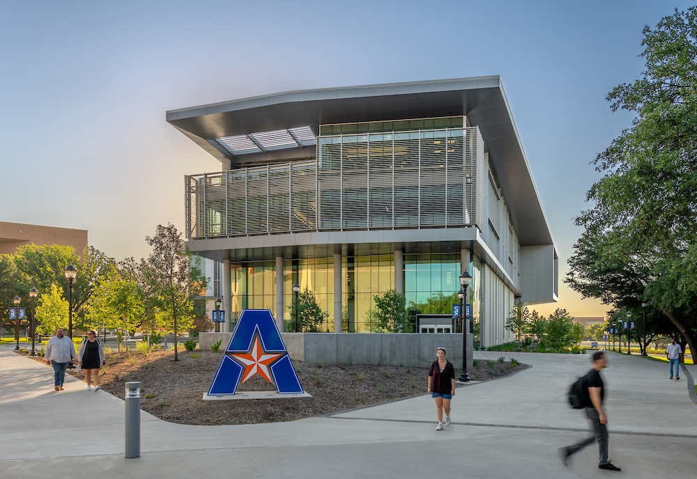 UTA School Of Nursing And Social Work - Lasco